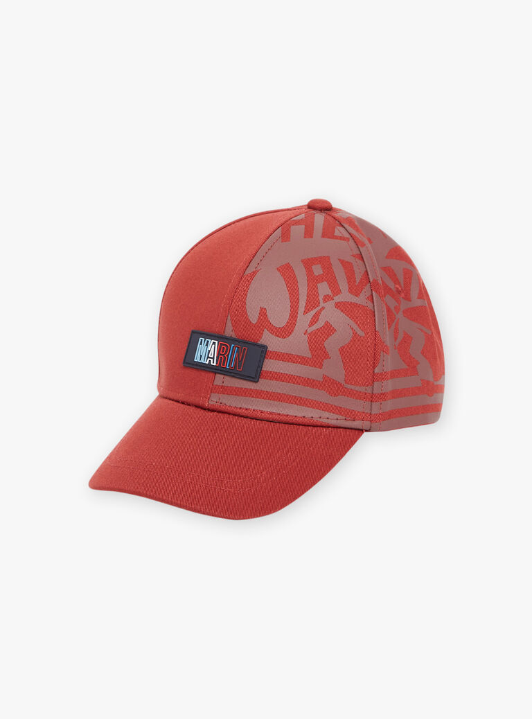 Casquette rouge foncé