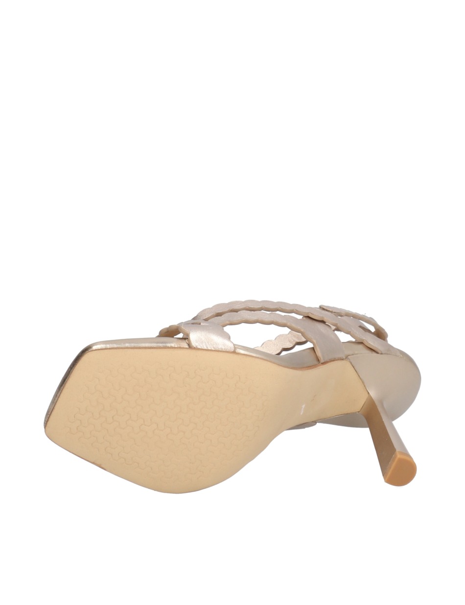 Lackleder Sandale