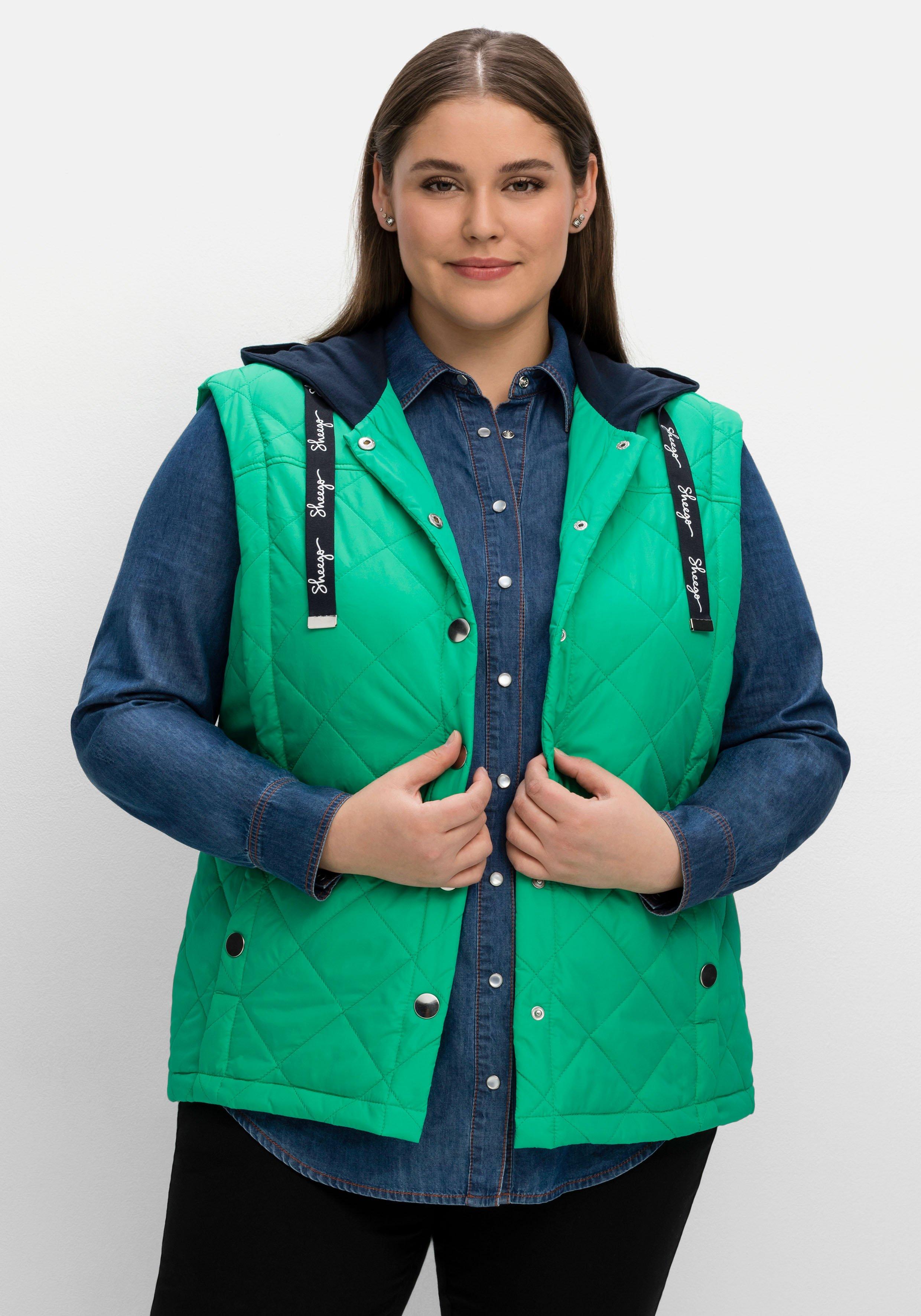 Taillierte Steppweste mit Sweat-Kapuze