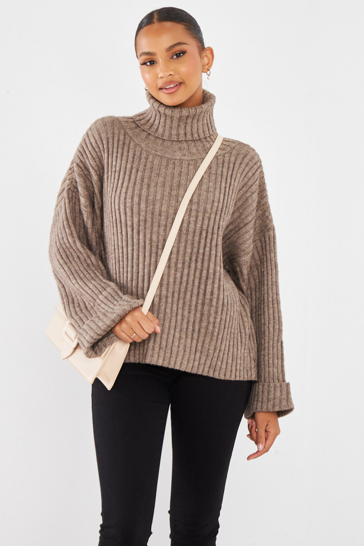 Pull côtelé à col roulé taupe