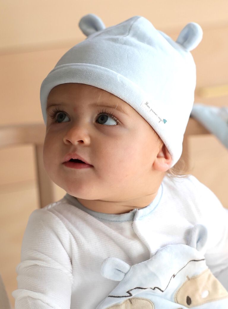 Ensemble pyjama avec bonnet en velours écru et bleu ciel
