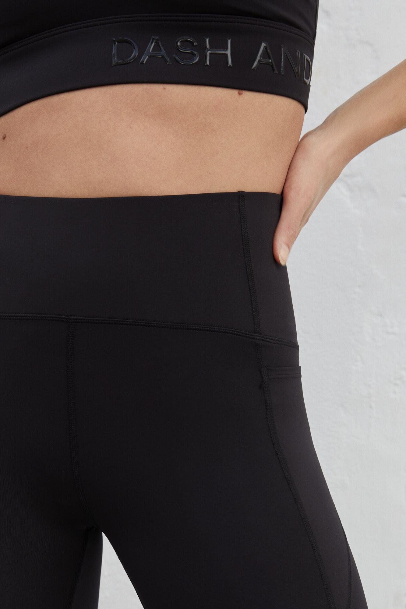 Legging preta de microfibra elástica 4D