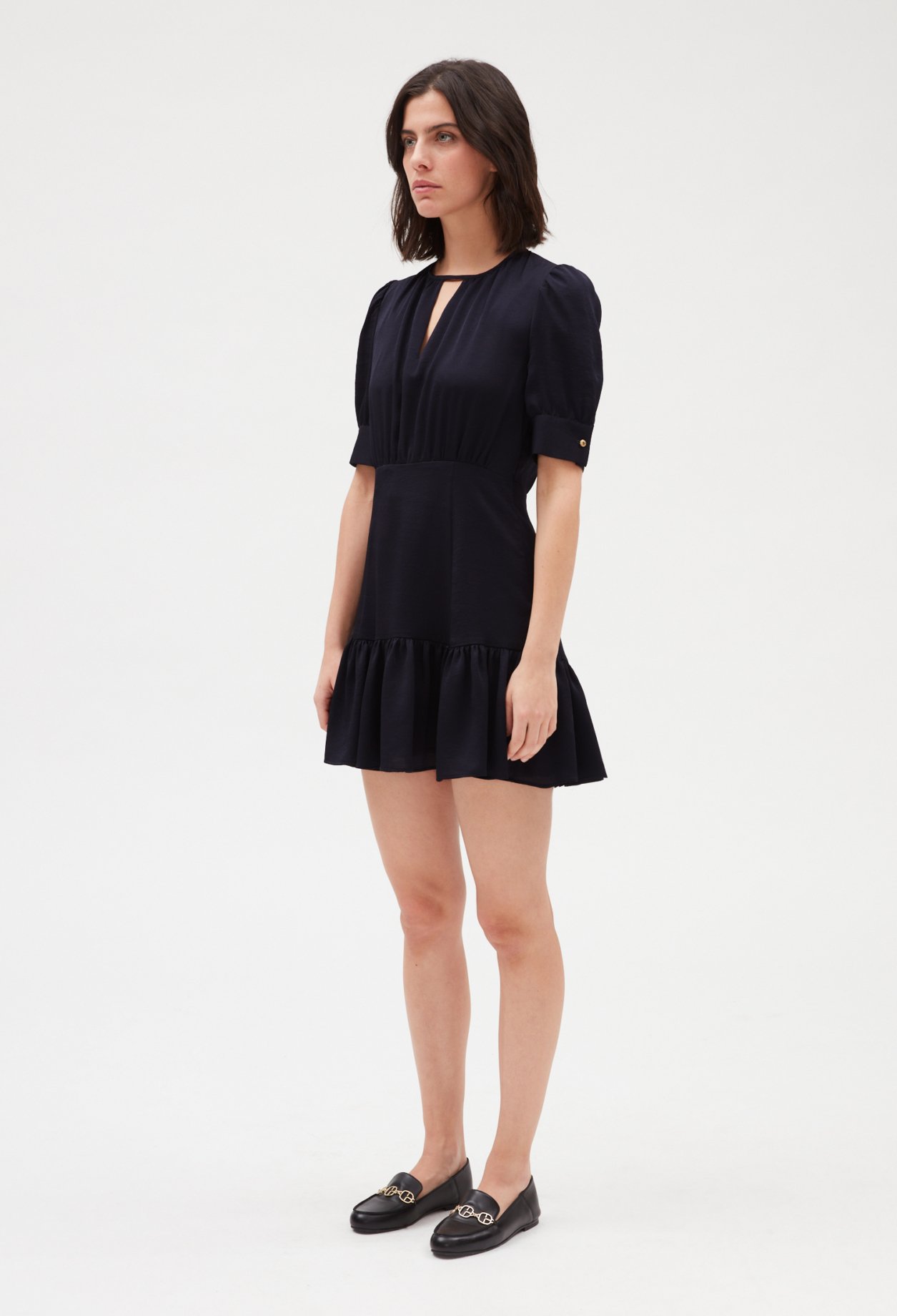 Robe courte volantee marine