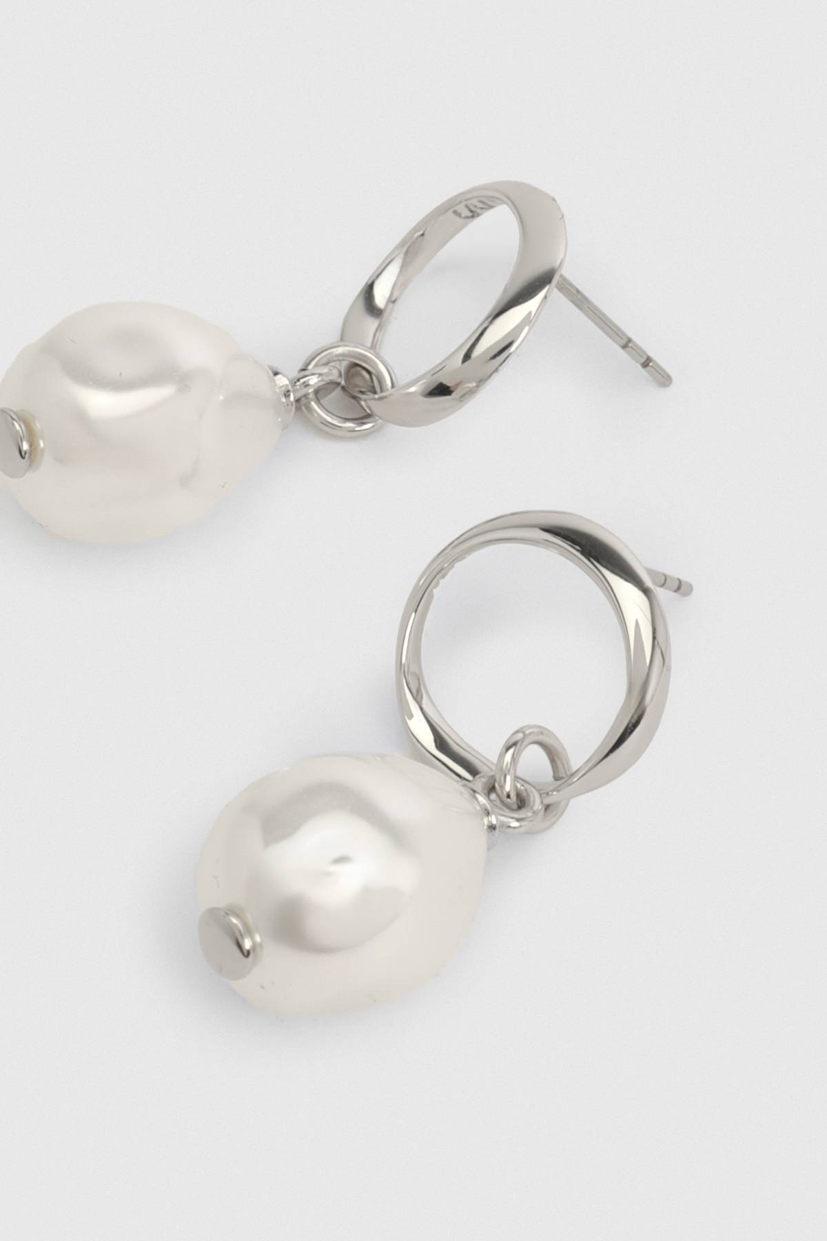 KarenMillen Boucles d'Oreilles Perles Modernes