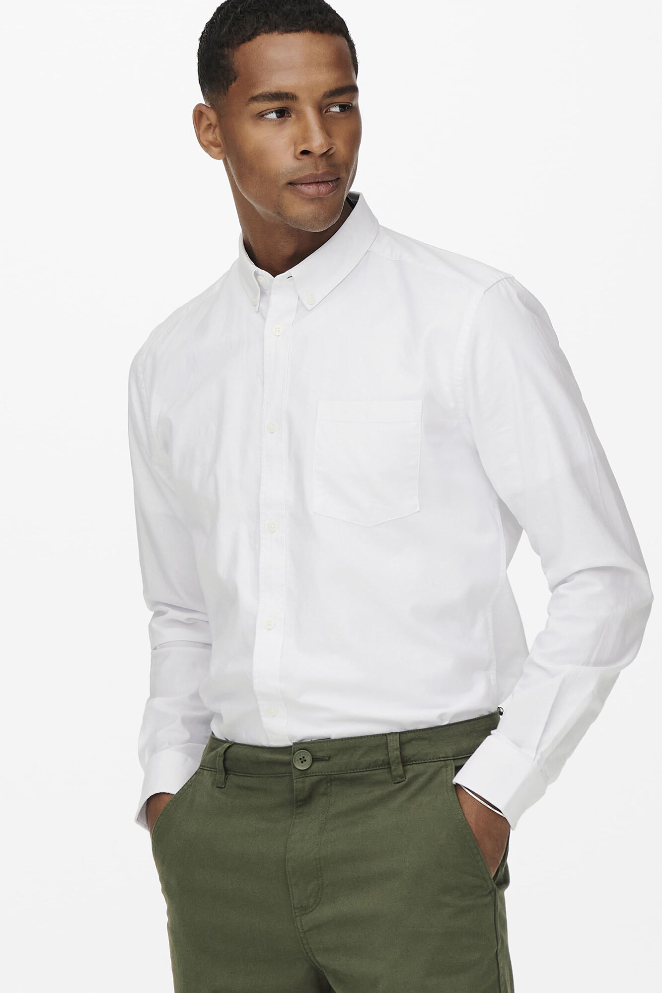 Camisa Oxford de manga comprida com bolso