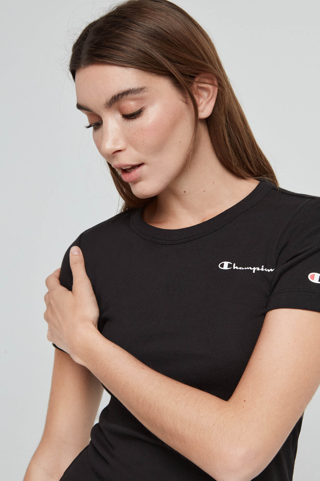 Vestido justo com pequeno logotipo