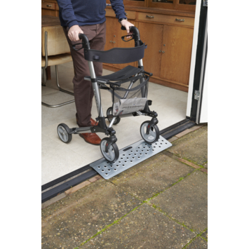 Secucare drempelhulp plus model 1 B=78 cm H 0-3 cm staal verzinkt