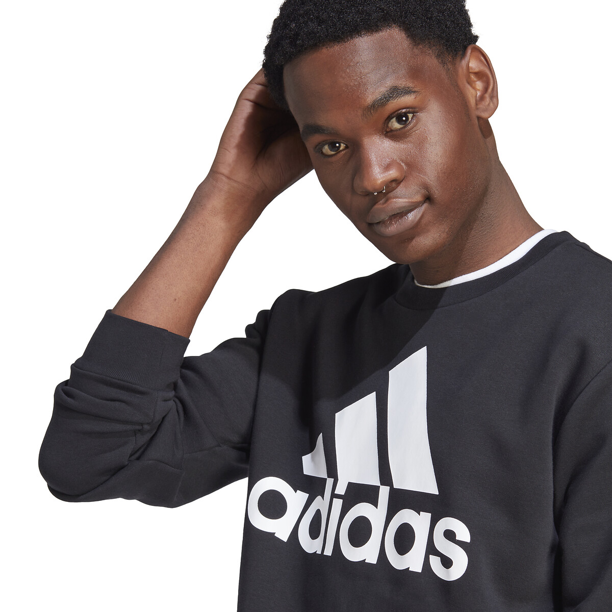ADIDAS ROUPAS ESPORTIVAS<br>Suéter plano com logotipo Essentials grande