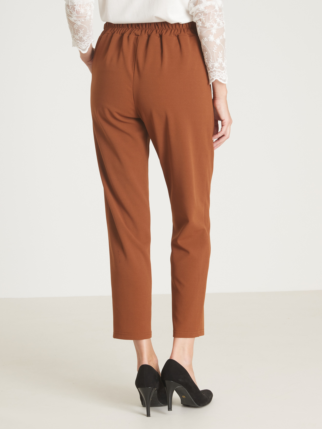 Pantalon élastiqué en maille
