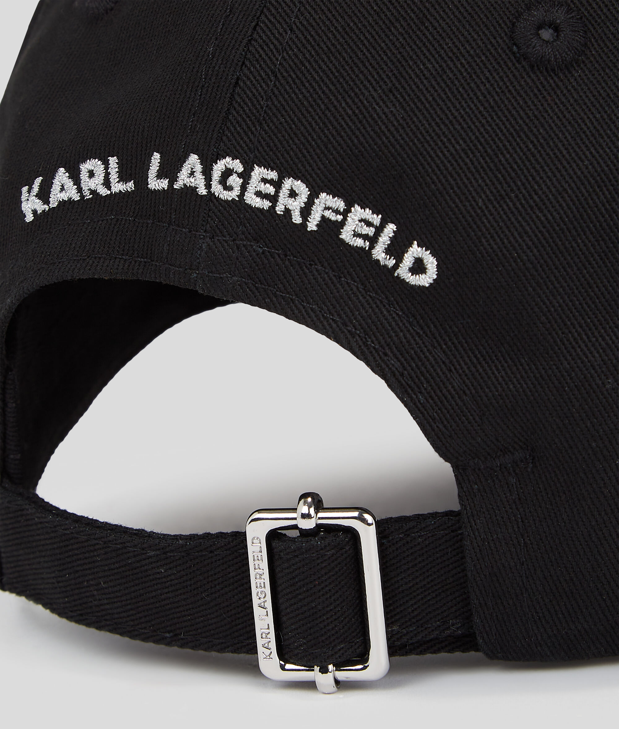 CASQUETTE AVEC MOTIF CHOUPETTE EN STRASS K/IKONIK