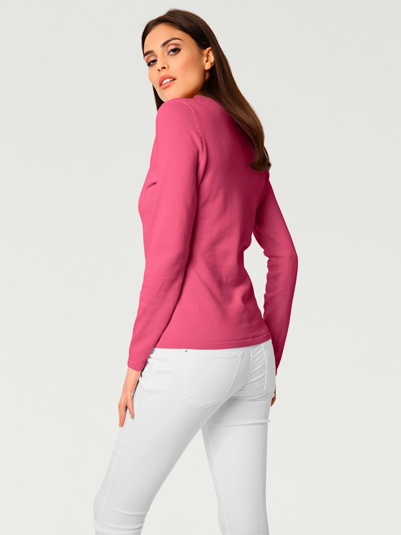 Joli pull basique à encolure en v