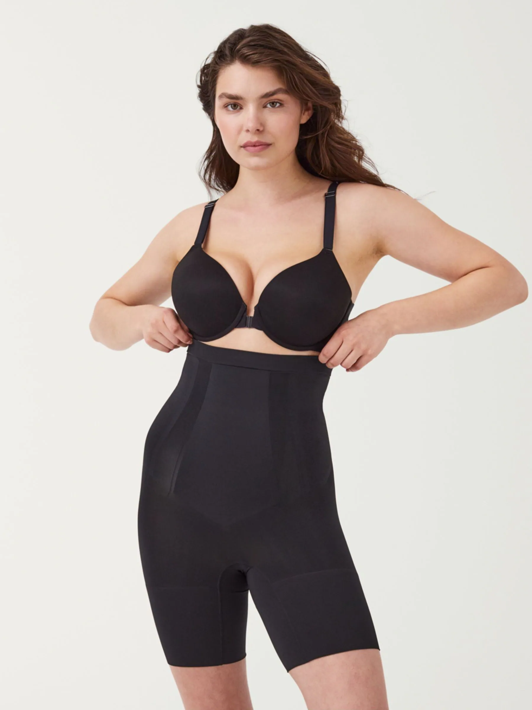 Zwart - SPANX SPANXsculpt™ OnCore short met hoge taille tot halverwege de dij