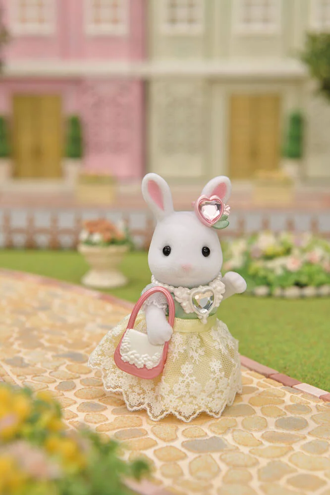 LA VALISETTE DE MODE ET GRANDE SŒUR LAPIN NEIGE - SYLVANIAN PERSONNAGES ET TENUES