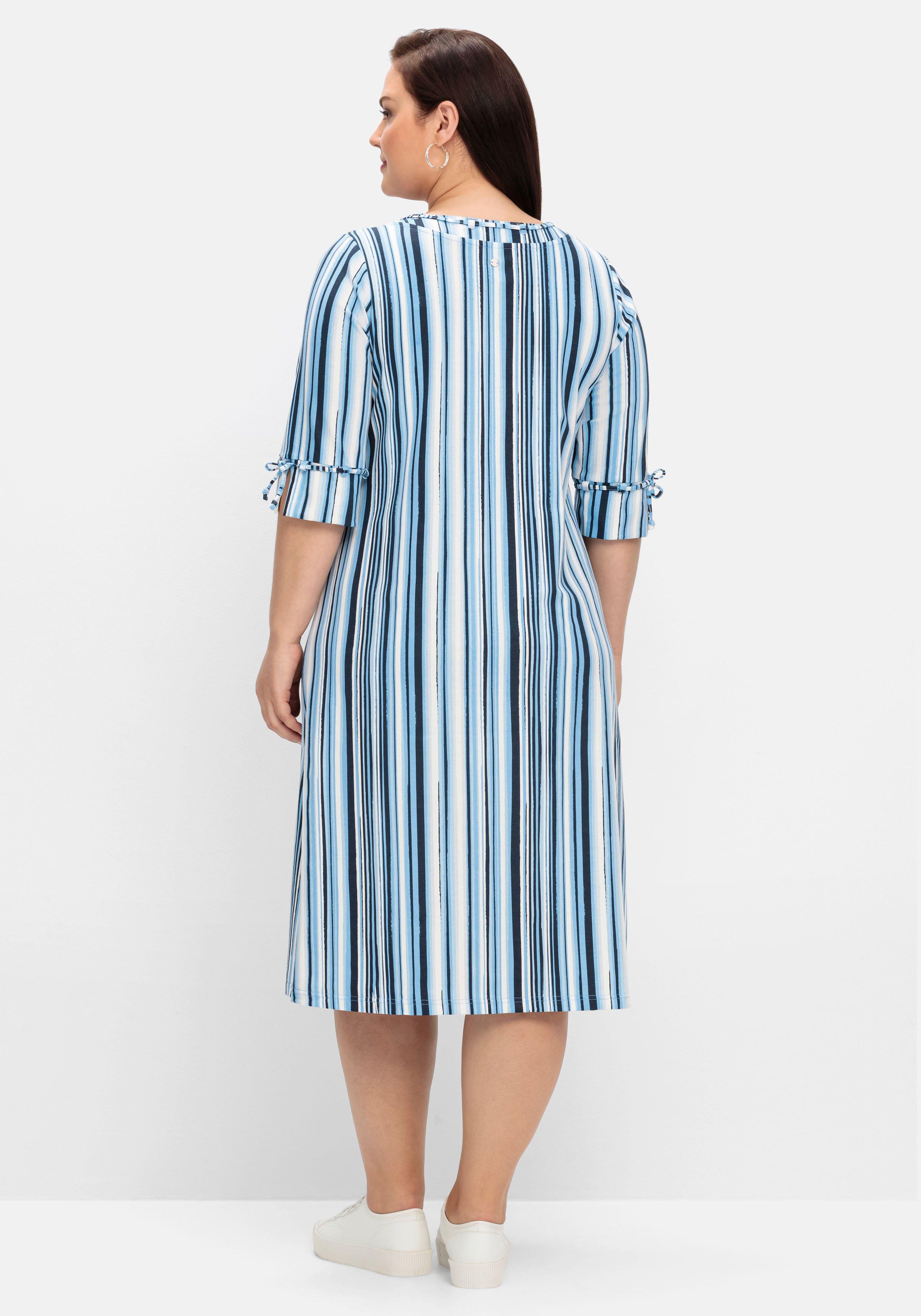 Midikleid mit Streifen, in leichter A-Linie