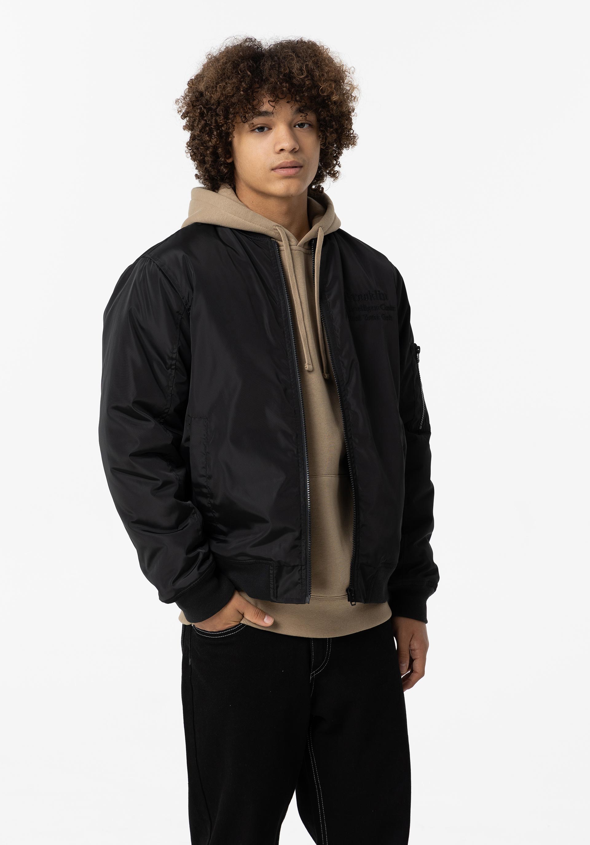 Casaco Bomber com Bordado Frontal