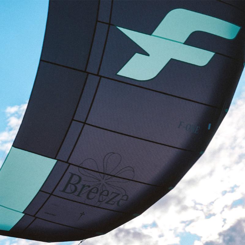 AILE DE KITESURF F-ONE BREEZE V5 ONYX/MINT