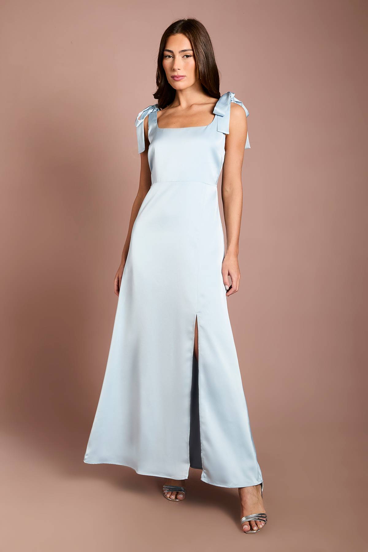 Oasis Robe De Demoiselle D'honneur Mi-longue En Satin Bleu Clair Avec Nœuds Aux Épaules