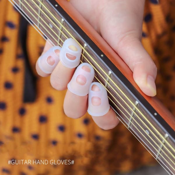 INF Gitarstrenger 2 x 6 stk med 4 fingerbeskyttere Flerfarget