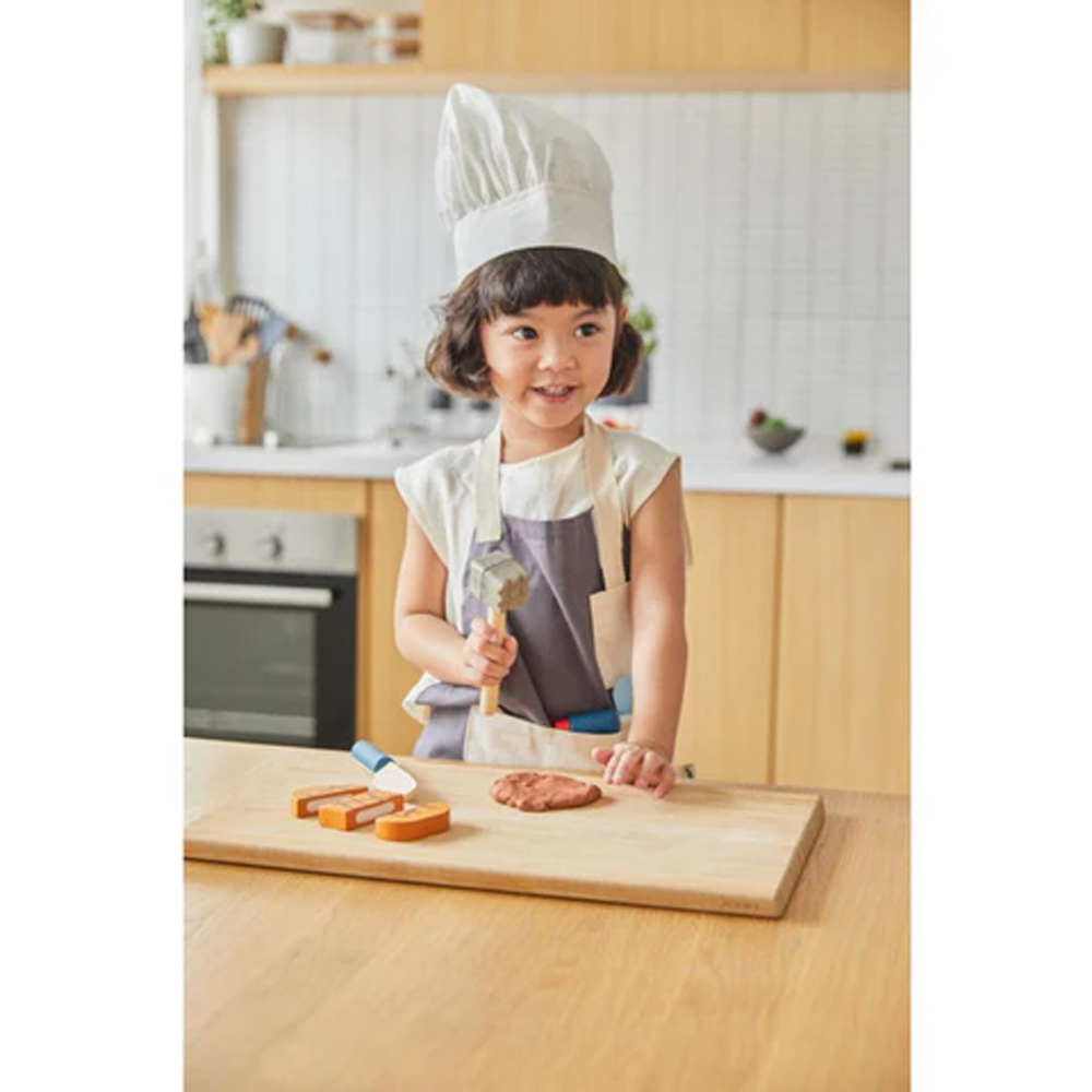 (7-tlg. Set) Holz Chef Koch Spielset Kinder Spielzeug Küchen Lern Zubehör inkl. Stoff Schürze / Mütze (3710)