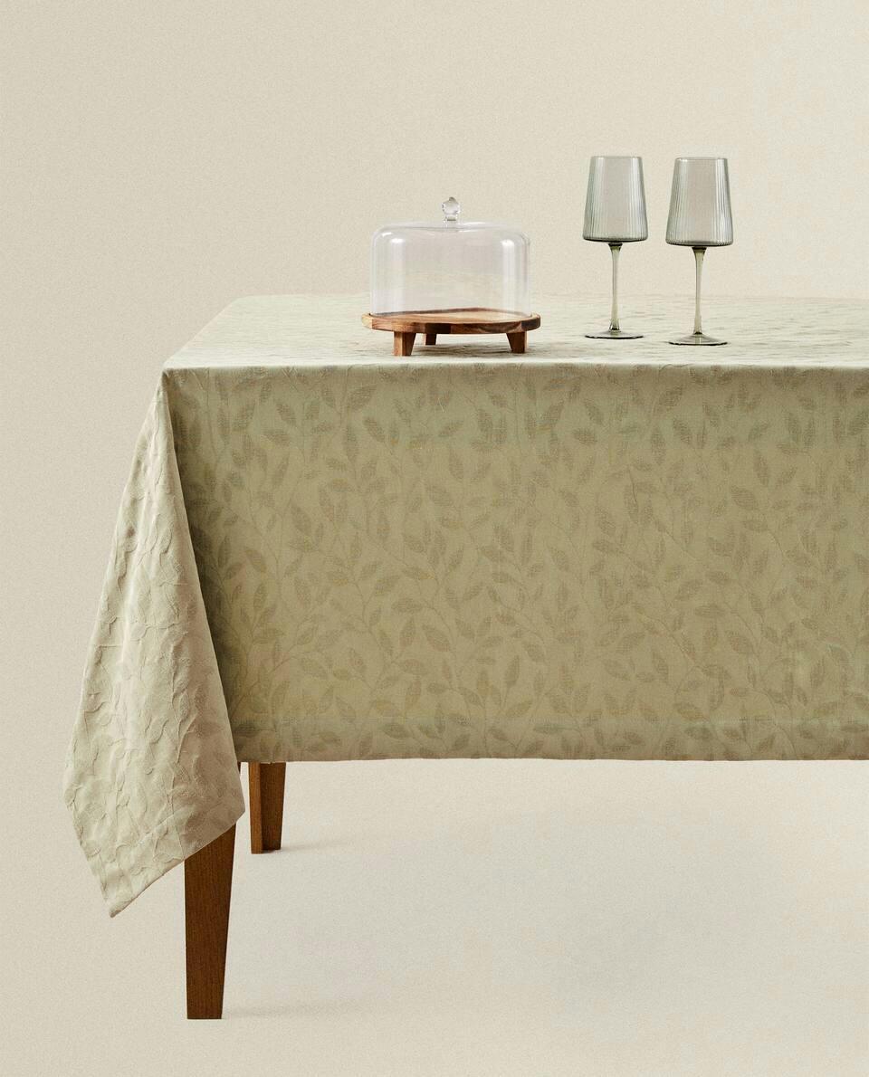 TOALHA DE MESA COM FOLHAS DE JACQUARD