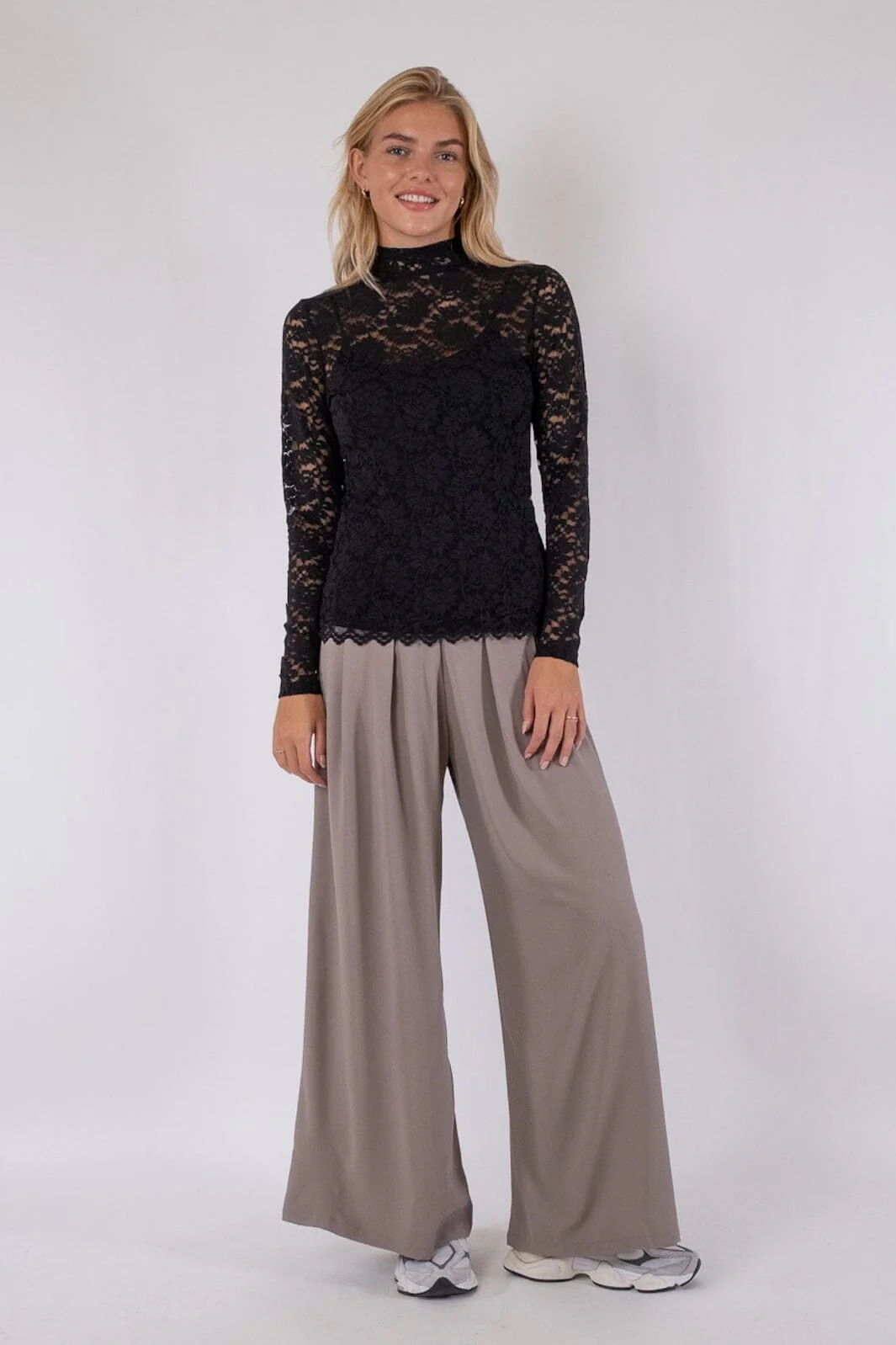 Neo Noir Liza Laceflower Blouse black