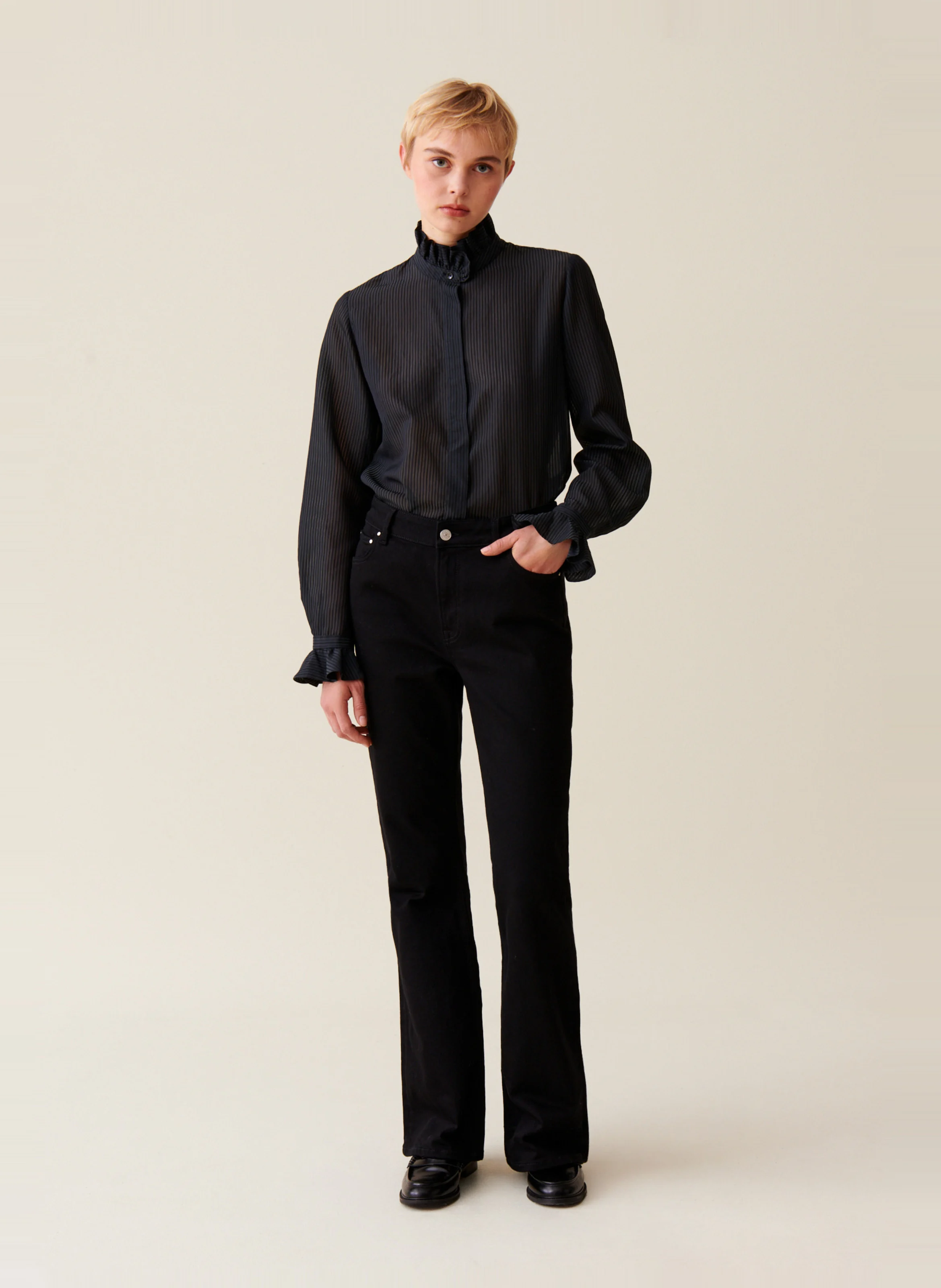 Chemise droite col volanté | Noir