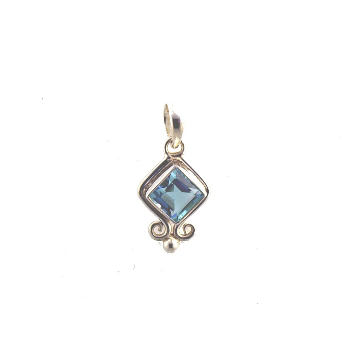 Pendentif en argent et topaze bleu facetté