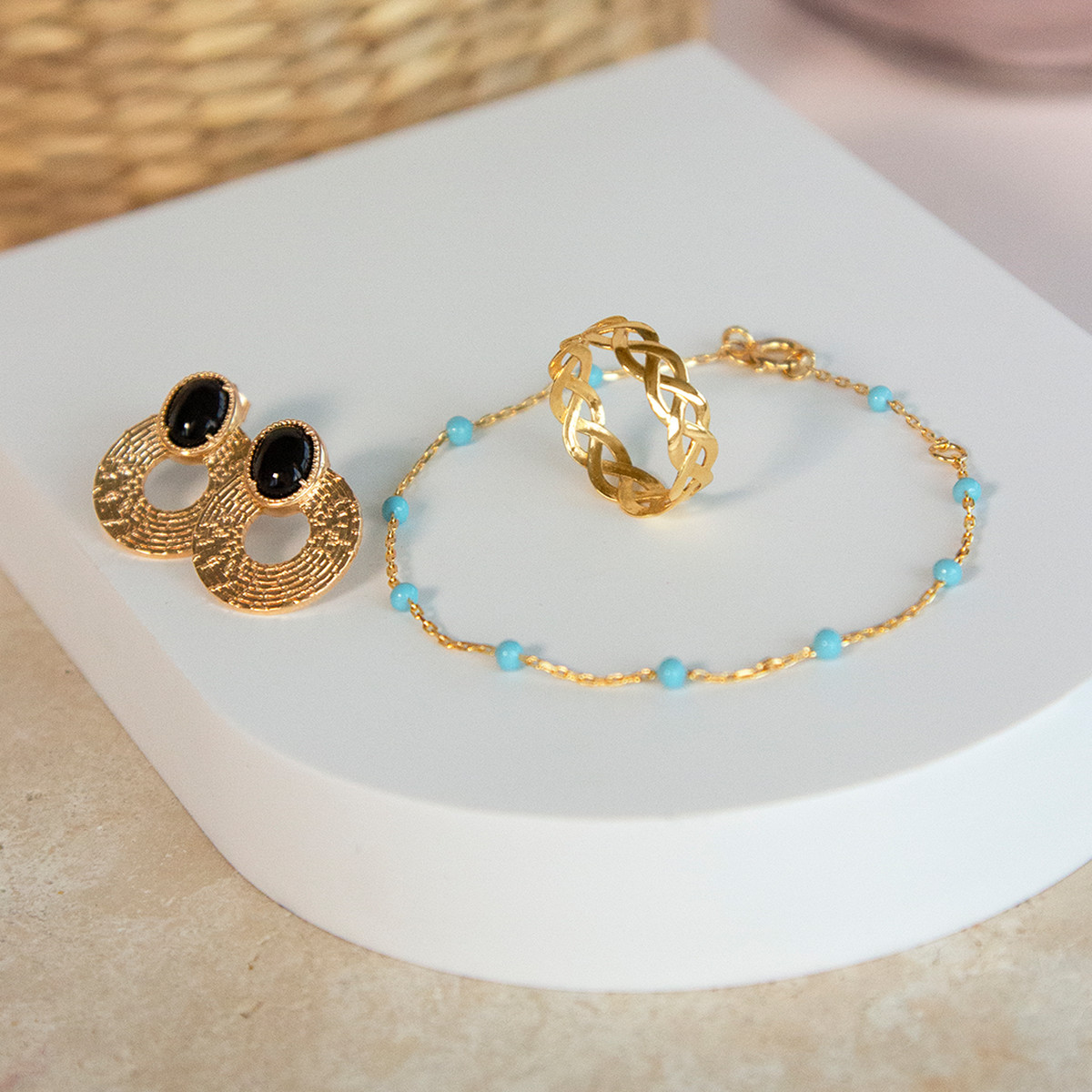 Bracelet plaqué or jaune résine bleue 18 cm