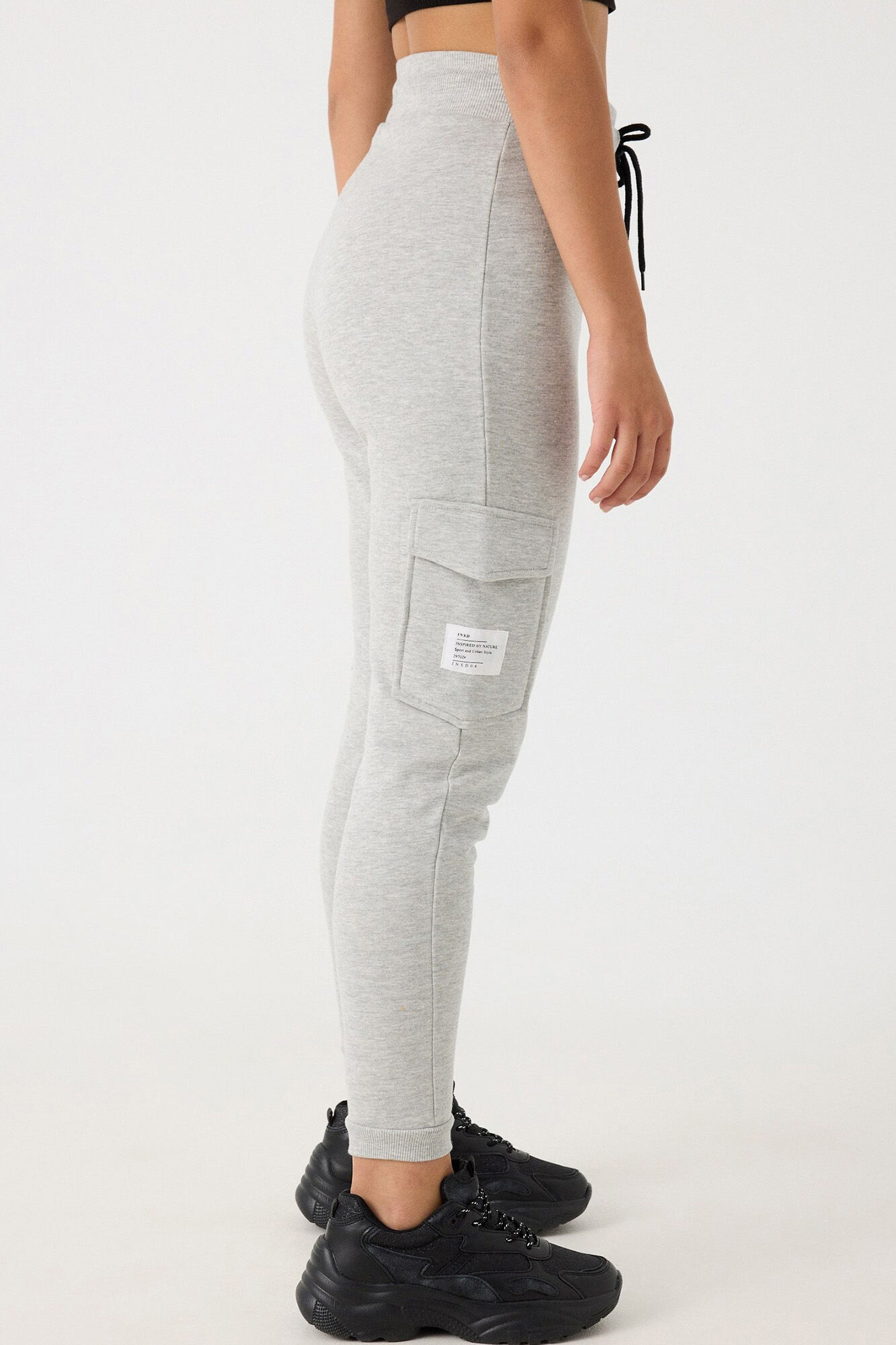 Calça jogger cargo de lã