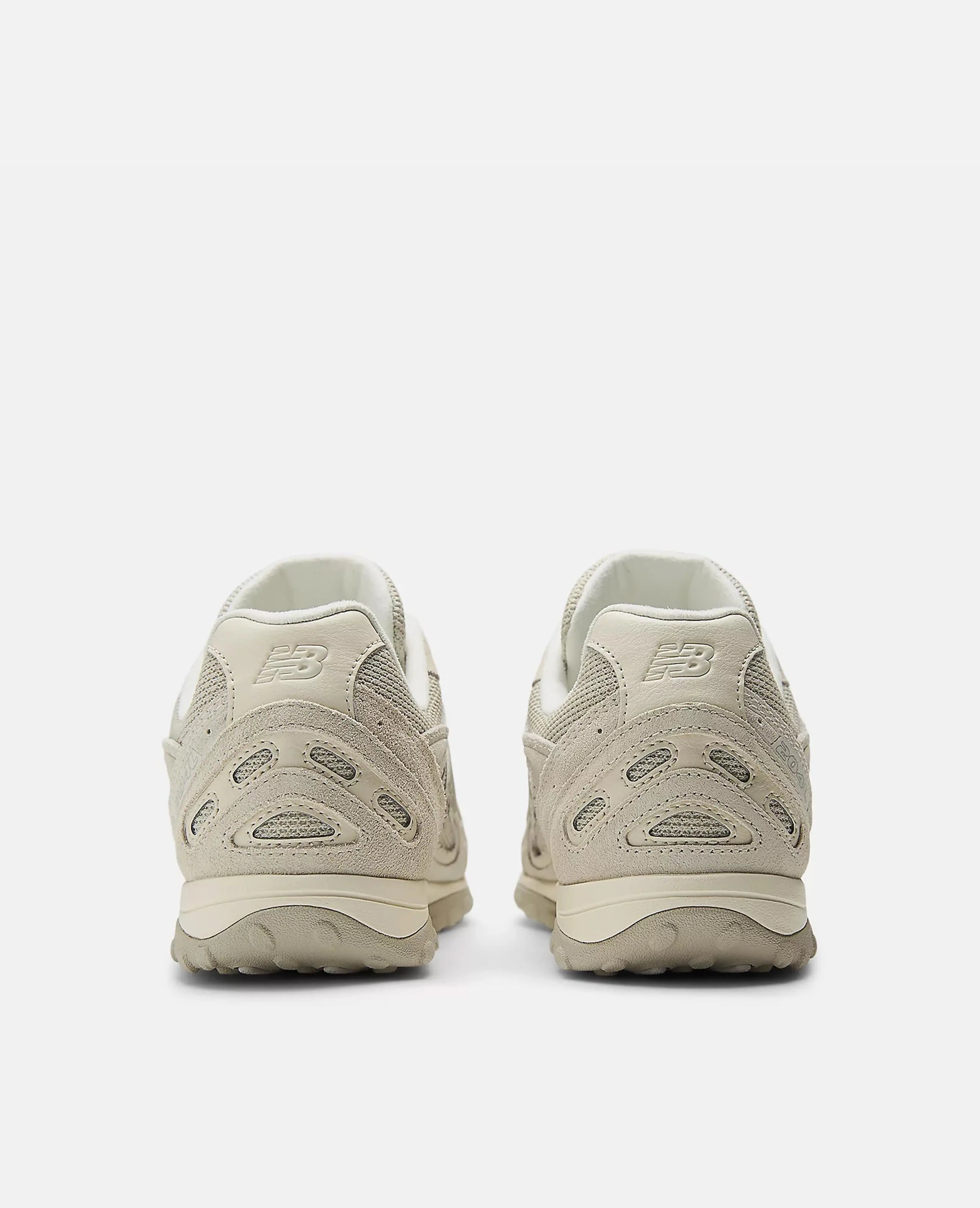 New Balance 204L (Sea Salt)