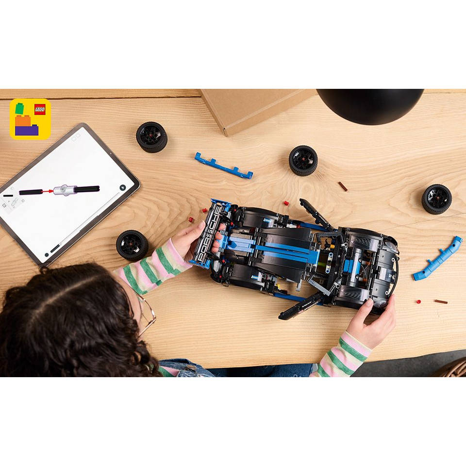 LEGO Technic Porsche GT4 e-Performance racewagen 42176