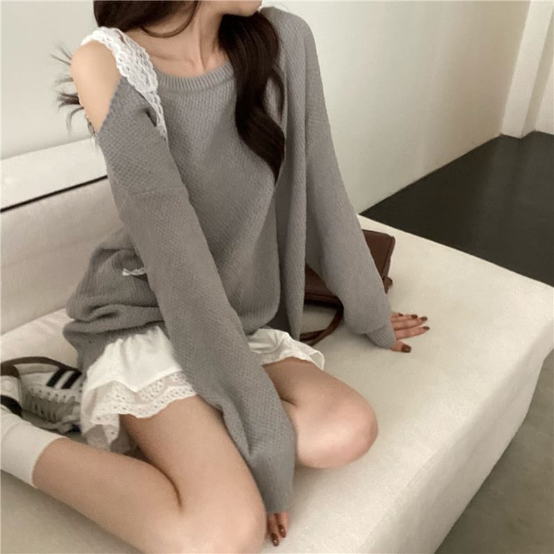 Moon City - Set: Nep tweedelige cold-shoulder kanten strik trui + hoge taille mini A-lijn rok met kant en gaatjes