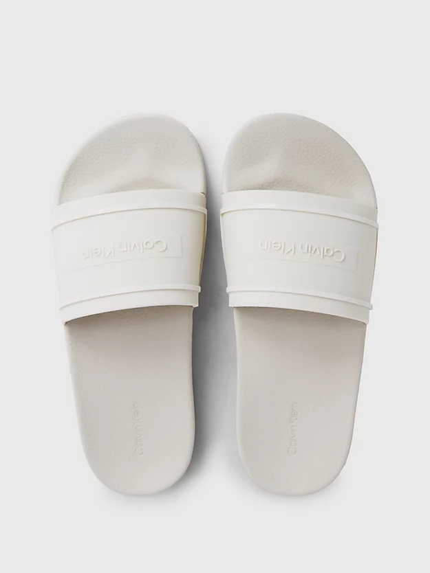 Chinelo com logotipo