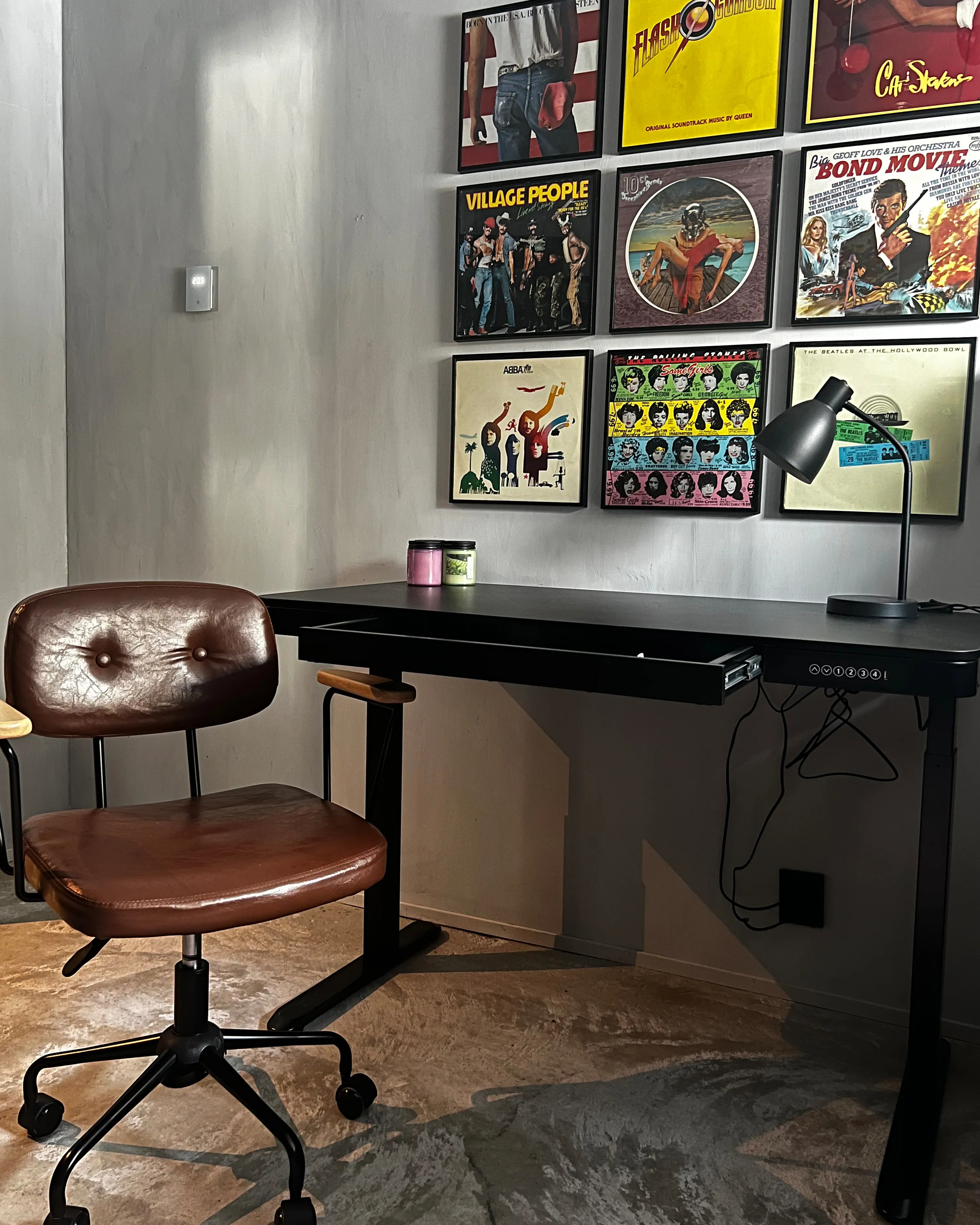 Elektrisch verstelbaar sta-bureau KENLY Zwart 120 cm 60 cm met USB-poort