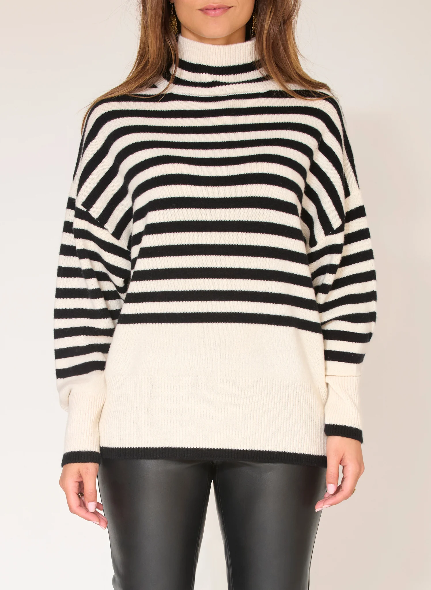 KURA - Pull oversize col montant en laine | Blanc