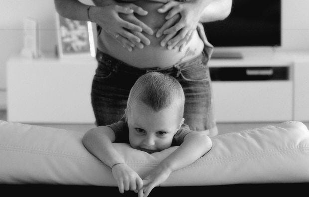 Outdoor Babybauch Fotoshooting bei Lugano