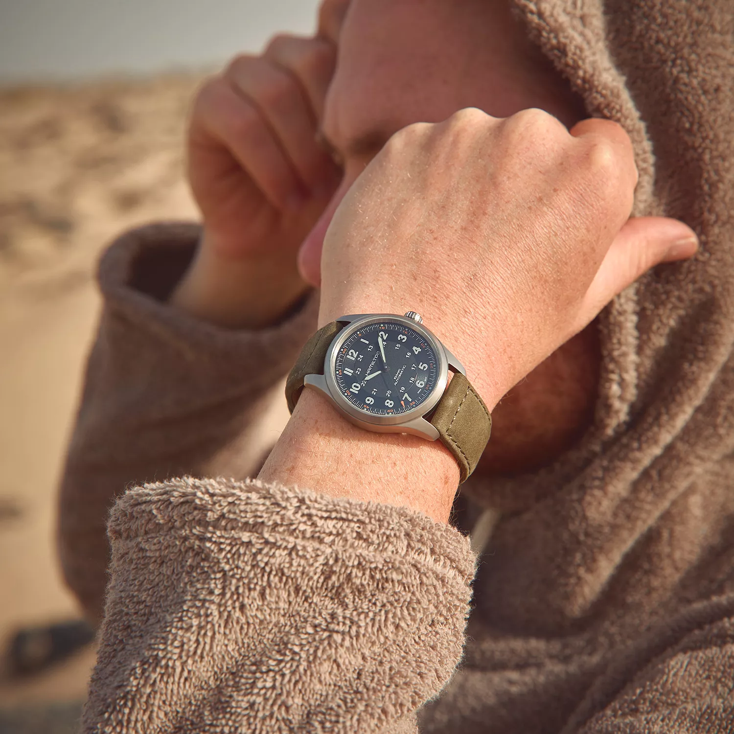 Hamilton Khaki Field Titanium Auto H70205830