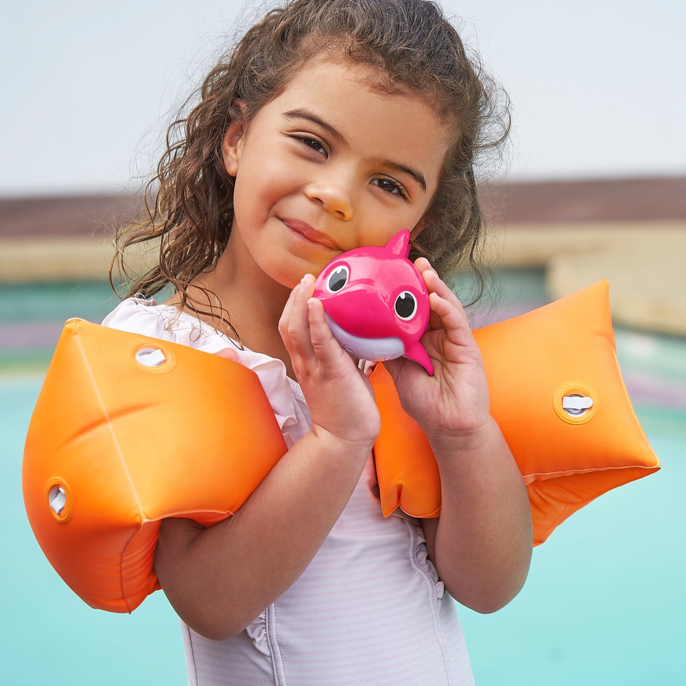 Baby Shark Sing- und Schwimm-Badespielzeug - Mama