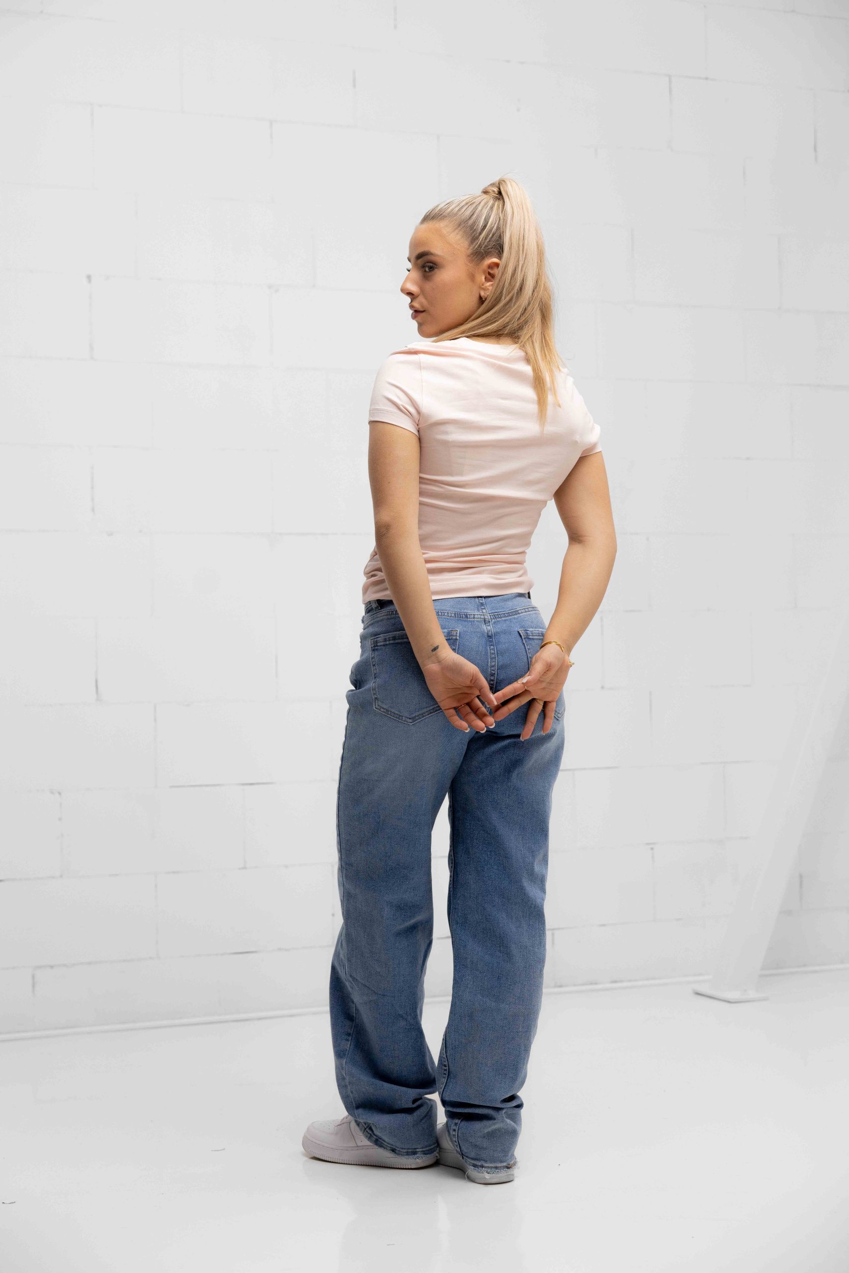 Guess Script T-Shirt Dames Roze