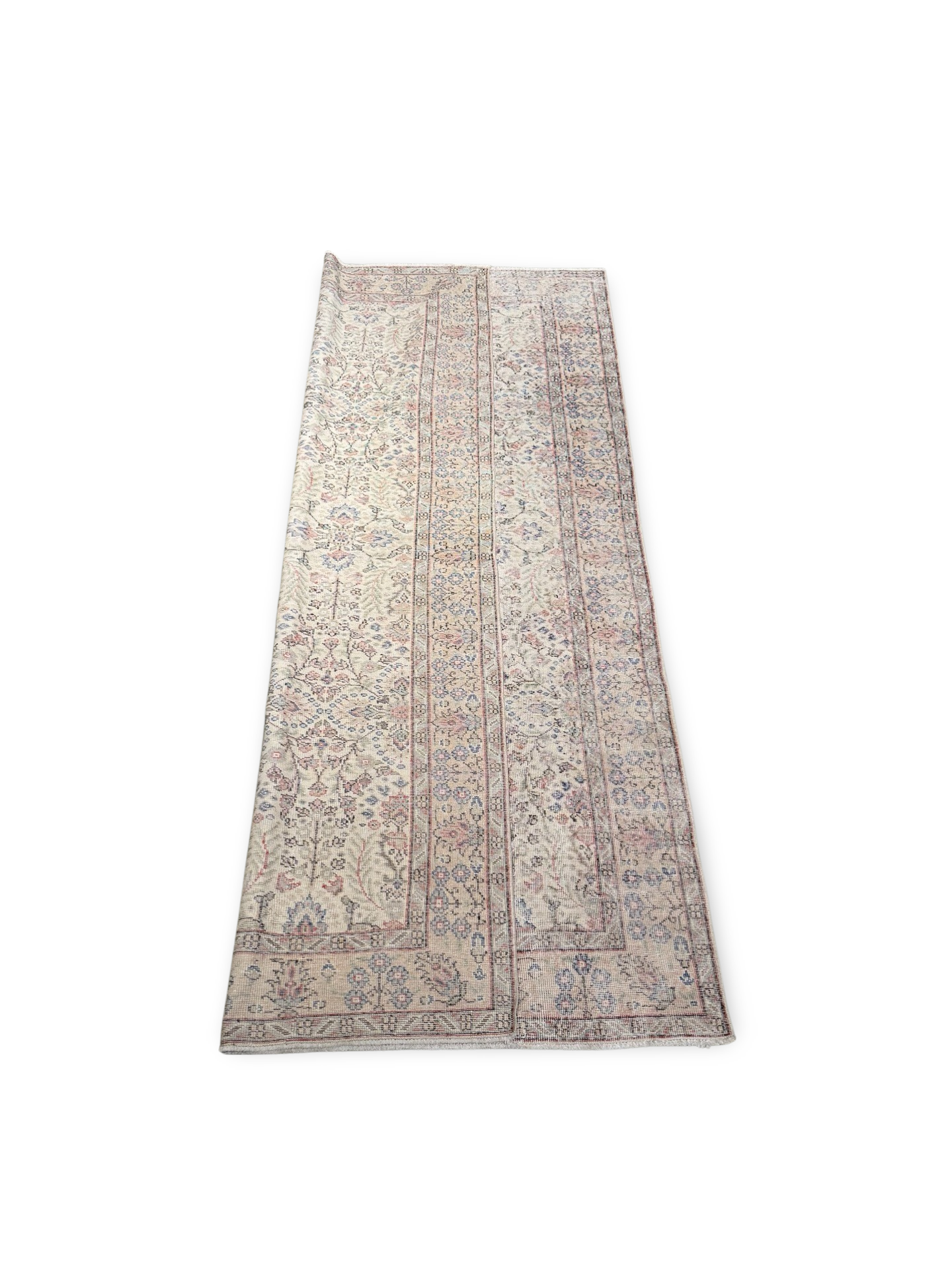 Vloerkleed vintage crème met bloemen Carpet vintage crème with flower design uniek.