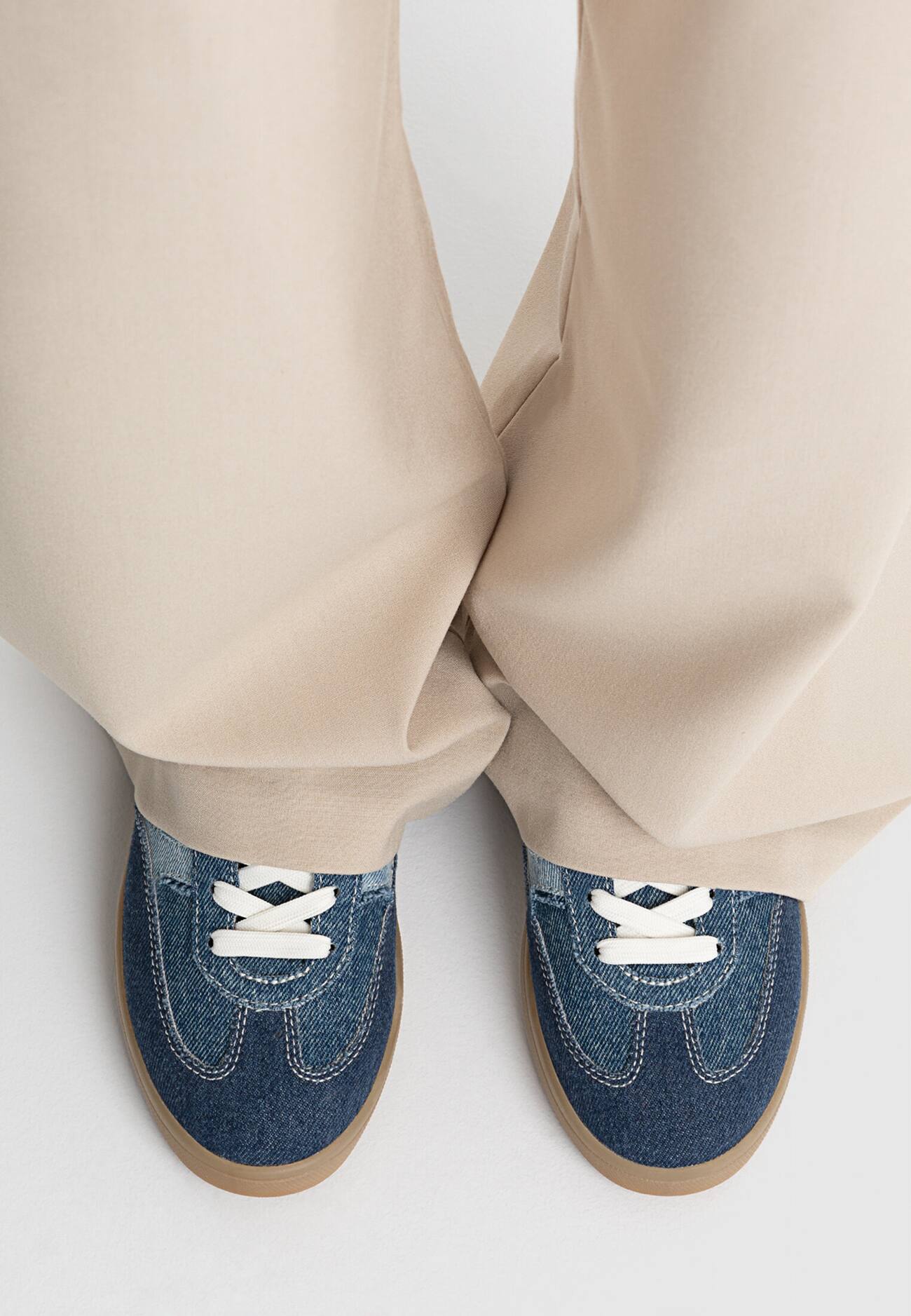Tênis casuais retrô em jeans