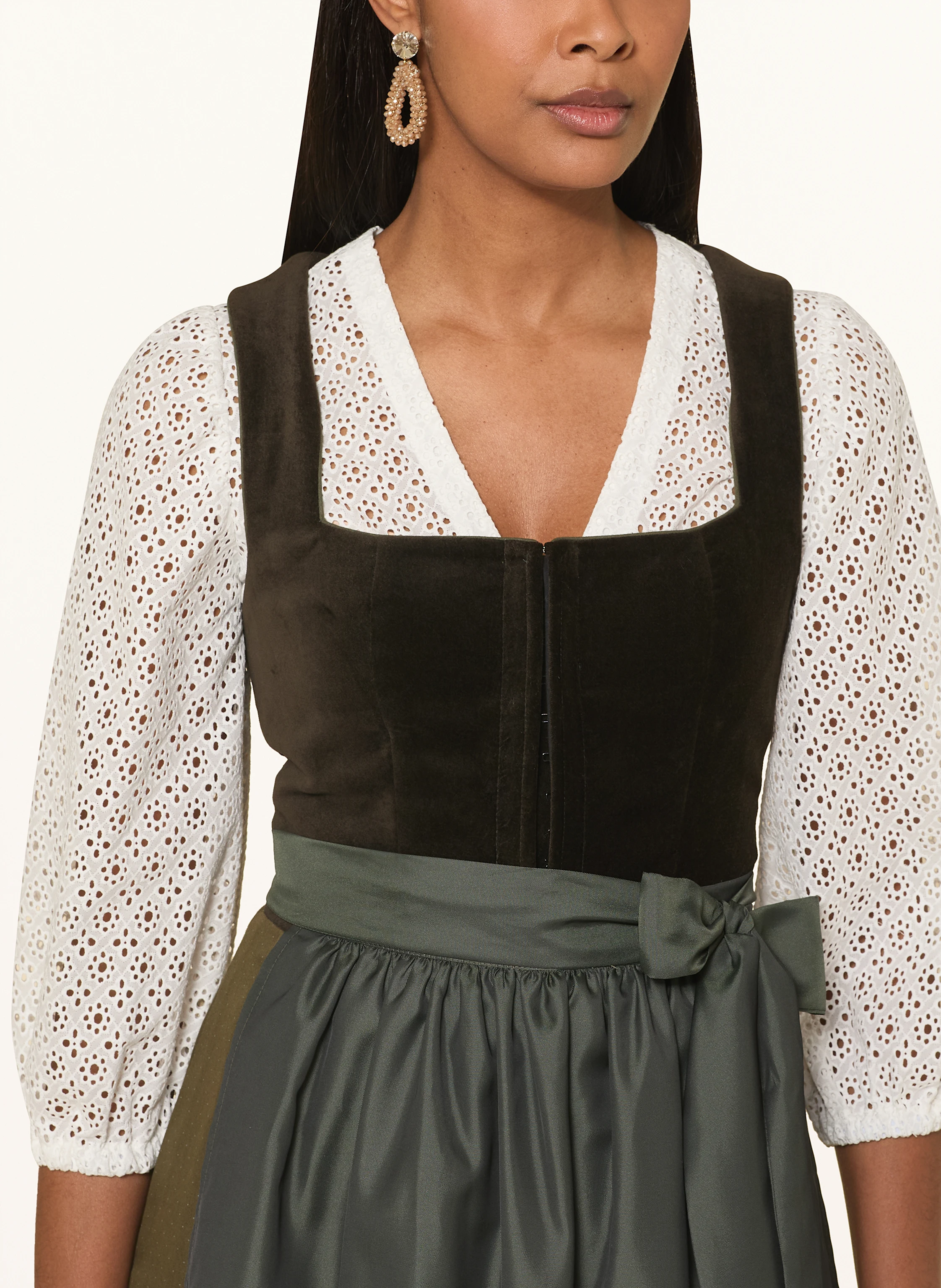 LIMBERRY Dirndlbluse mit Lochstickereien