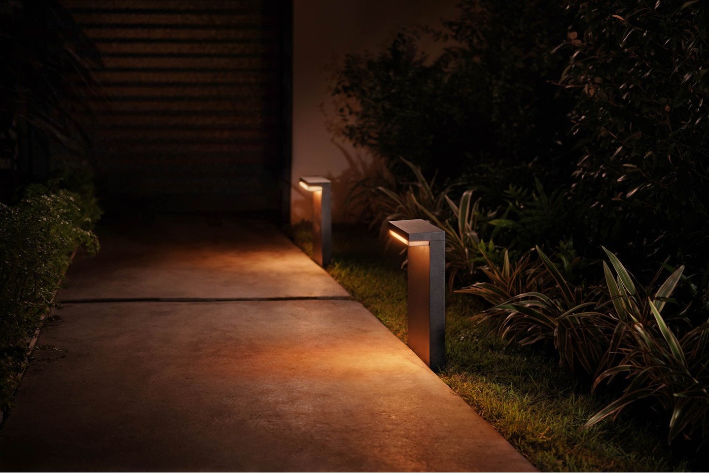 Philips Hue - Nyro Bedlampe - White & Color Ambiance