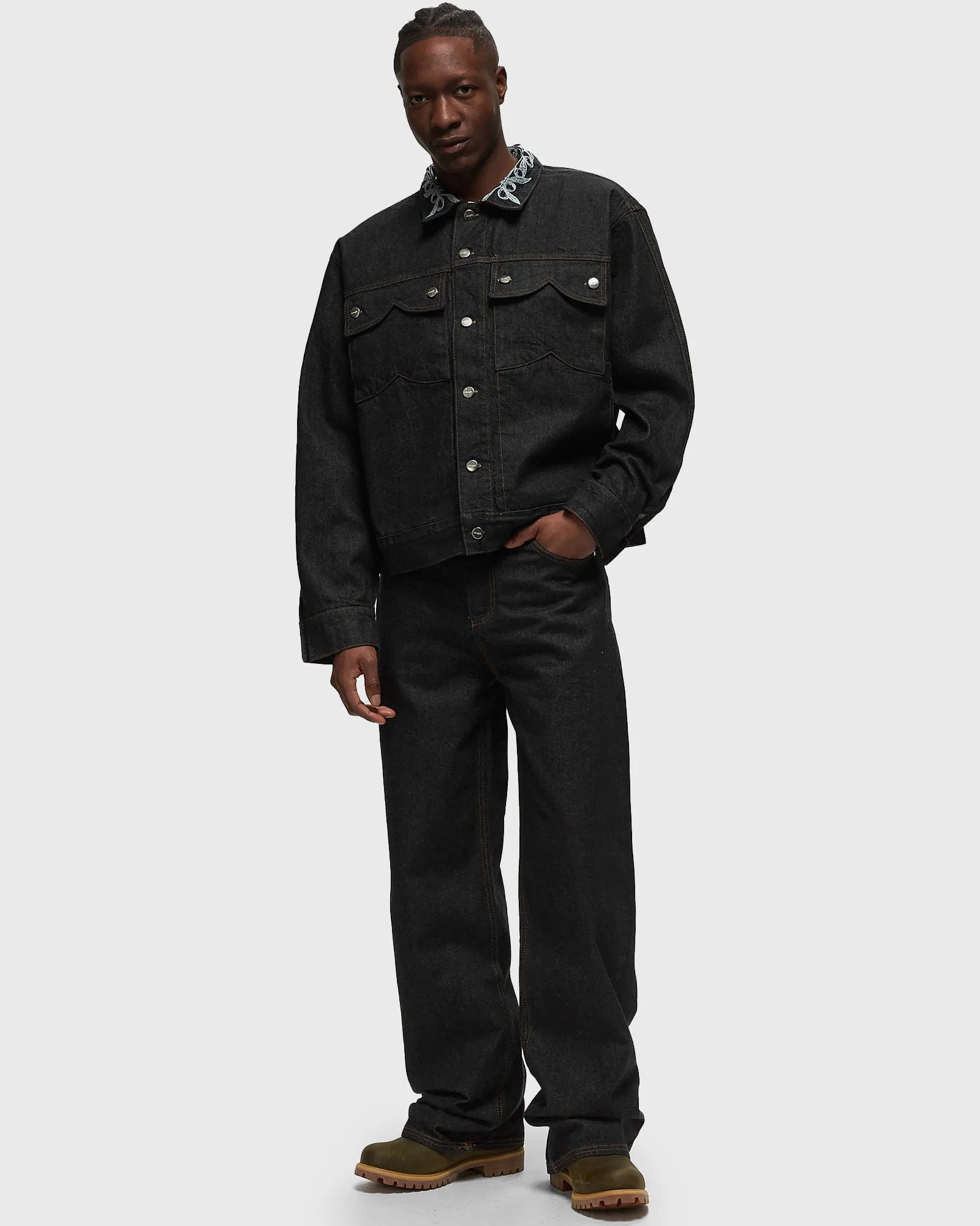Rough. WREATH DENIM PANTS