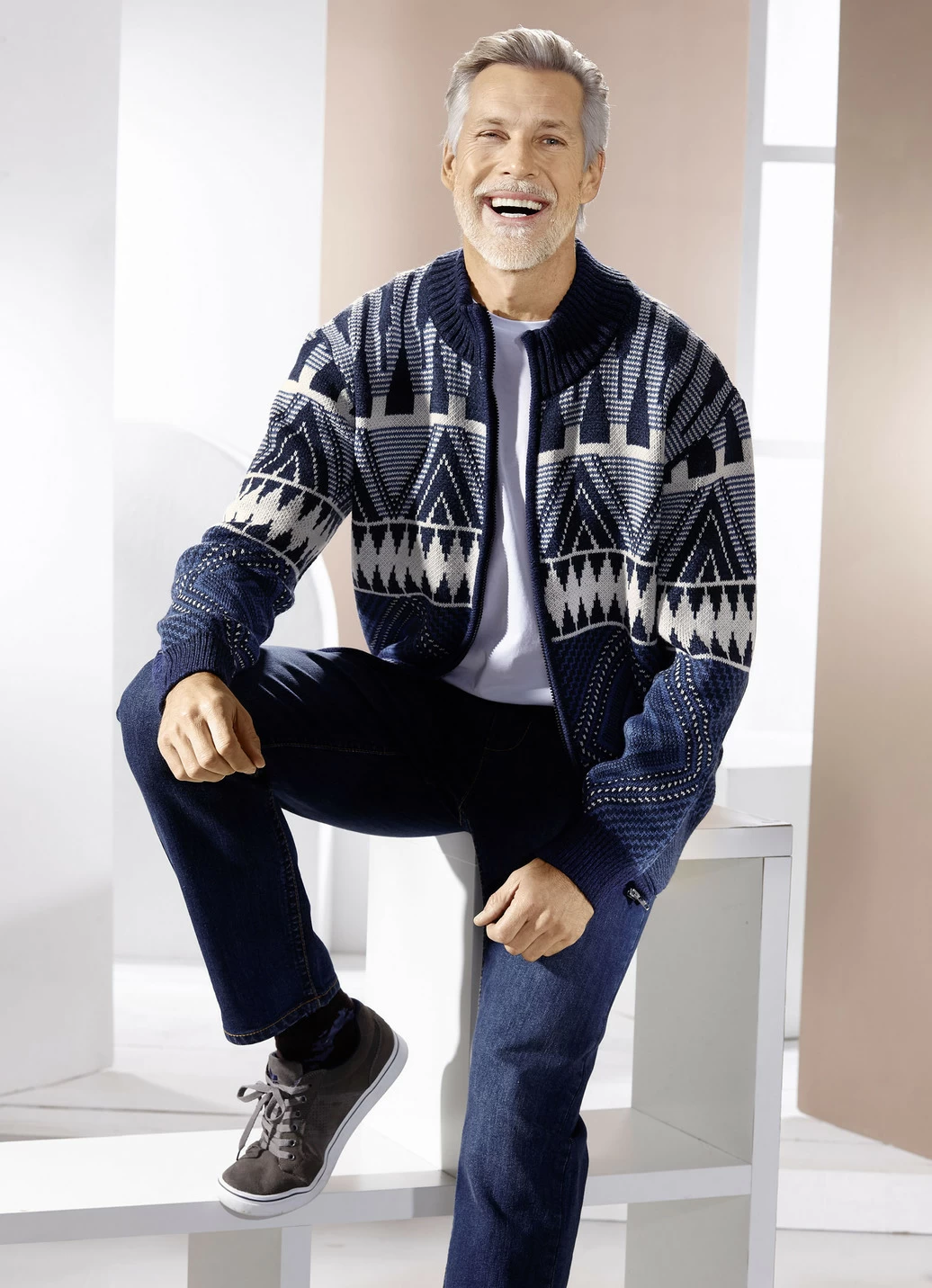 Jacke mit Jacquarddessin