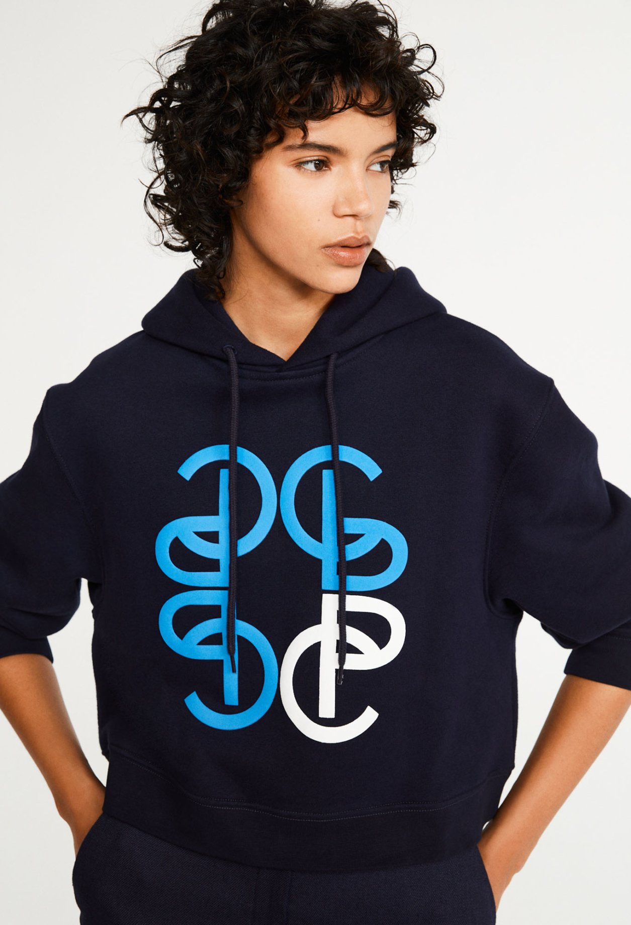 Sweat &agrave; capuche