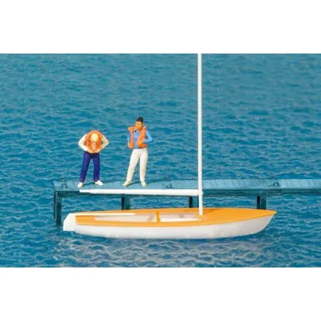 Preiser 10678 Segler, Weste anlegend. Segel