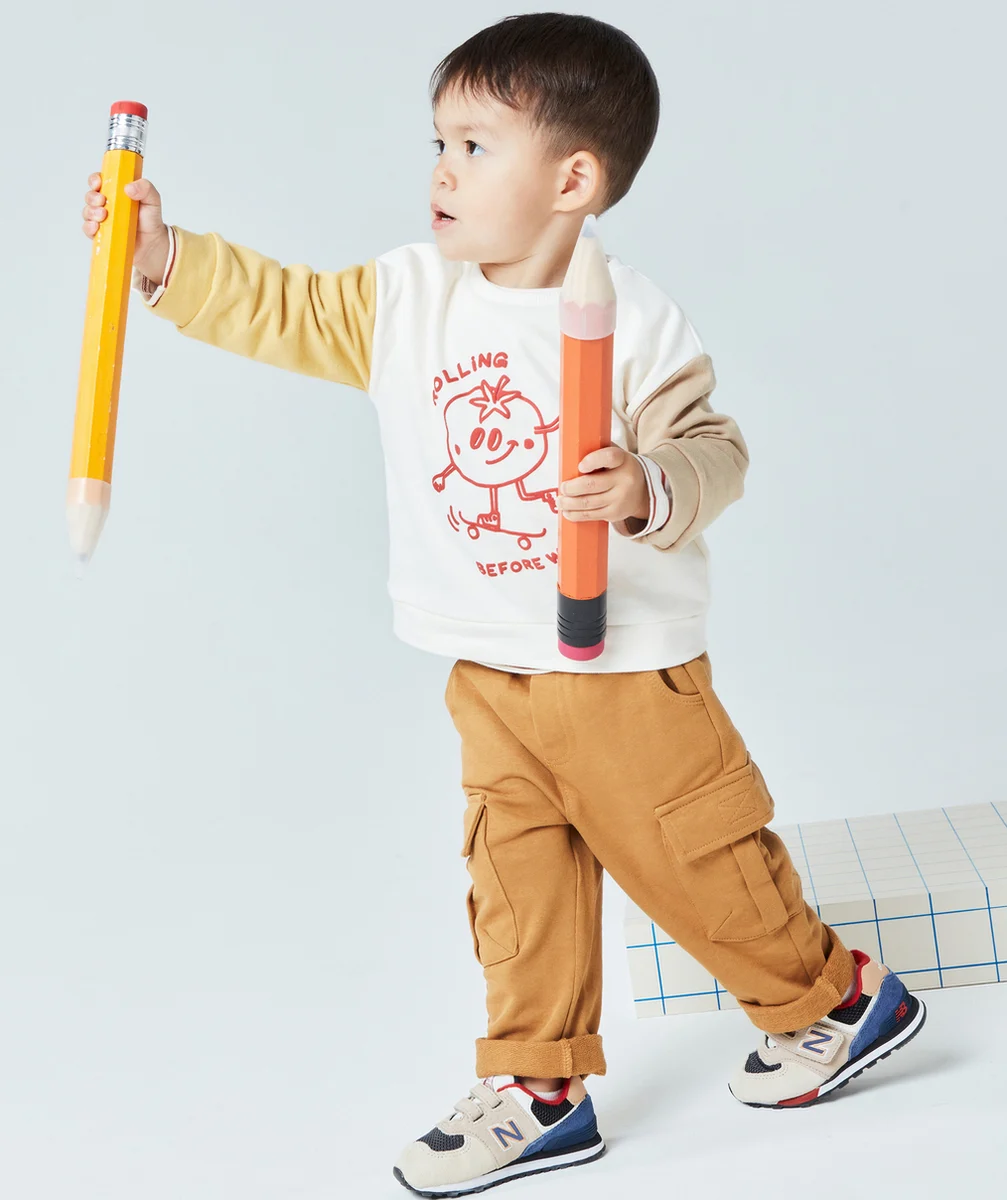 PANTALON RELAX BÉBÉ GARÇON EN COTON BIO MARRON ET POCHES CARGO
