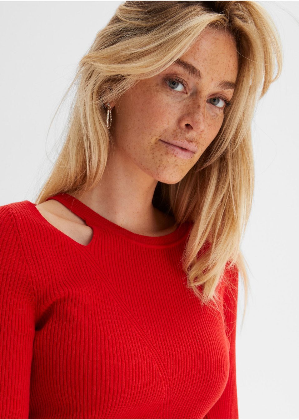 Pull à découpe