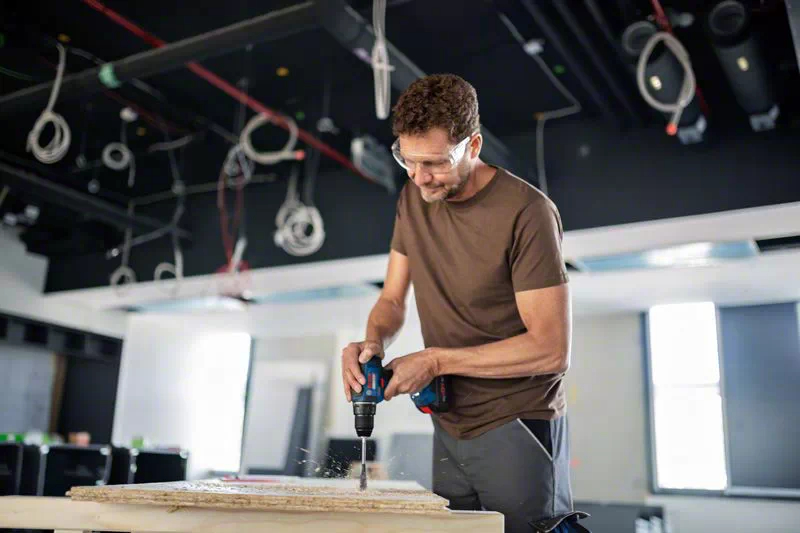 Bosch Combo Kit 5 18V Tools: GSR 18V-55 + GWS 18V-10 + GKS 18V-57-2 + GSA 18V-LI + GST 18V-125 B + 3 4.0 AH Batteries + GAL 1880CV + BAG L (C) Professional